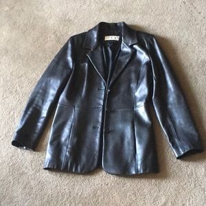 Medium size Jones New York leather coat